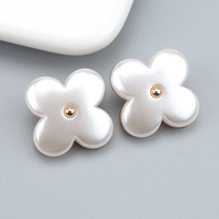 17mm 19mm 22mm Kancing Mutiara Dekoratif Berbahan Paduan Seng Lapis Emas, Bentuk Tidak Beraturan, Buatan Khusus, untuk Pakaian Wanita, Mantel, Blus