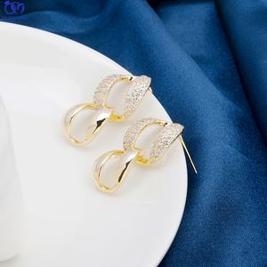 Pendientes de Perlas Blancas Clásicas de 25 mm, Chapados en Oro, Aleación JXX HB-45A, Joyería Coreana AAAAA - Product Image 4