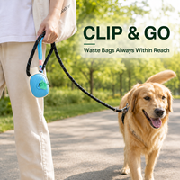 Gourde d'eau portable pour chien 2-en-1 avec distributeur de sacs à déjections et abreuvoir détachable à pression
