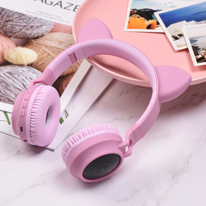 หูฟังไร้สาย HOCO W27 ดีไซน์รูปหูแมวเรืองแสง รองรับการ์ด TF - Product Image 4