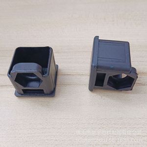 Tapón Cuadrado para Tubo de 25mm con Orificio para Tuerca, Plástico Negro, para Estantes de Almacenamiento y Uso en Garaje - Product Image 4