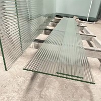 Verre trempé cannelé solide 6mm 8mm 10mm 12mm, verre décoratif de sécurité et d'intimité, verre cannelé texturé transparent à faible teneur en fer