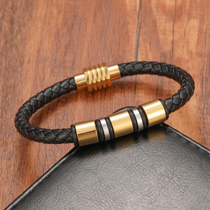 สร้อยข้อมือผู้ชายหนังแท้สีดำคุณภาพสูงพร้อมตัวล็อกแม่เหล็กสแตนเลส - Product Image 2