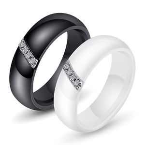 Anillo de cerámica biselado de 6 mm con incrustaciones de circonita, blanco y negro, anillo de boda unisex, forma geométrica - Product Image 1