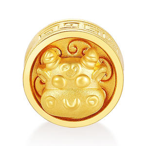 Version unie du bracelet rond rotatif en forme de taureau en or pur 24 carats perlé - Product Image 1