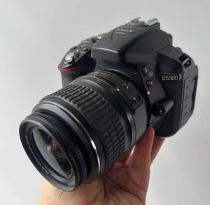 ชุดกล้อง Nikon D5300 มือสอง พร้อมเลนส์ 18-55 มม. - Product Image 1