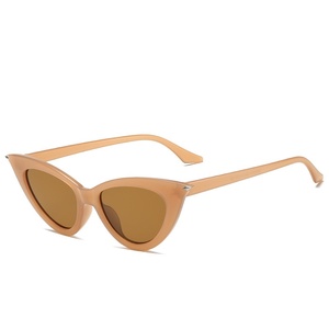 Nouvelles Lunettes de Soleil Unisexe Cat Eye 2024, Monture PC UV400 avec Verres Acryliques, Personnalisées, Chic et Confortables pour Hommes et Femmes - Product Image 6