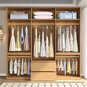 Armoire en chêne massif du sol au plafond, meuble de rangement pour chambre à coucher, design segmenté simple et moderne - Product Image 4