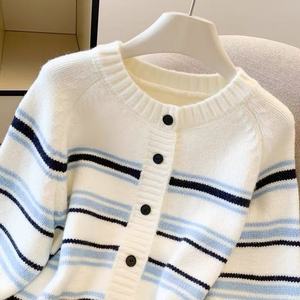 Cárdigan de Punto a Rayas Estilo Universitario, Blanco, Azul, Negro, con Botones, Suéter Abrigo de Otoño Invierno para Mujer, Moda con Contraste de Color - Product Image 5