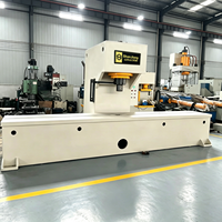 Pompa Hidrolik CNC Servo Kontrol Empat Kolom Tiga Balok 100 Ton untuk Benda Kerja Panjang 10m Kekakuan Tinggi Layar Digital