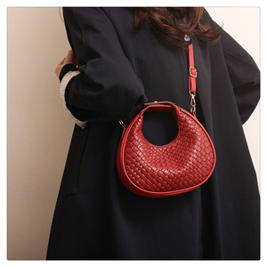 Nuevo Bolso <span class=keywords><strong>de</strong></span> Mano <span class=keywords><strong>de</strong></span> <span class=keywords><strong>Mujer</strong></span> en Forma <span class=keywords><strong>de</strong></span> Media Luna, Tejido en Cuero PU, Estilo Vintage, Bolso <span class=keywords><strong>de</strong></span> Mensajero Redondo <span class=keywords><strong>de</strong></span> Diseño - Product Image 3