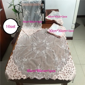 Di natale bianco in rilievo pesante del merletto del ricamo runner e tovagliette - Product Image 2