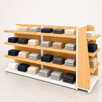 Étagère de présentation gondole double face en MDF bois clair, 4 niveaux, étagères arrière, étagère latérale, base noire, usage commercial