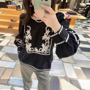 Blusa de Encaje Francés Bordada ODM, Nueva Colección Primavera, Estilo Vintage, Cuello Redondo, Bordado Floral, Manga Larga, Holgada, Casual - Product Image 4