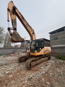 Excavadora Usada LONKING LG6225 Reacondicionada 2011, 22.5 Toneladas, Bomba Kawasaki, Motor Cummins, Cucharón de 1.1m - Product Image 5