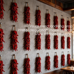 Guirlande tressée durable de piments rouges artificiels pour l'installation en musée culinaire, centre d'apprentissage agricole, exposition pratique et décoration - Product Image 4