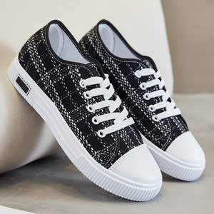 XRH Vente en gros Chaussures en toile vulcanisée à logo personnalisé à carreaux roses pour la Saint-Valentin Chaussures de sport en toile à lacets pour unisexe femmes hommes - Product Image 2