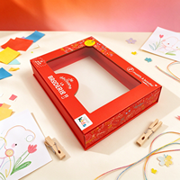 Boîte cadeau rouge personnalisée à rabat, en carton rigide, avec fenêtre transparente, illustration colorée et plateau blanc pour artisanat, jouets et cadeaux