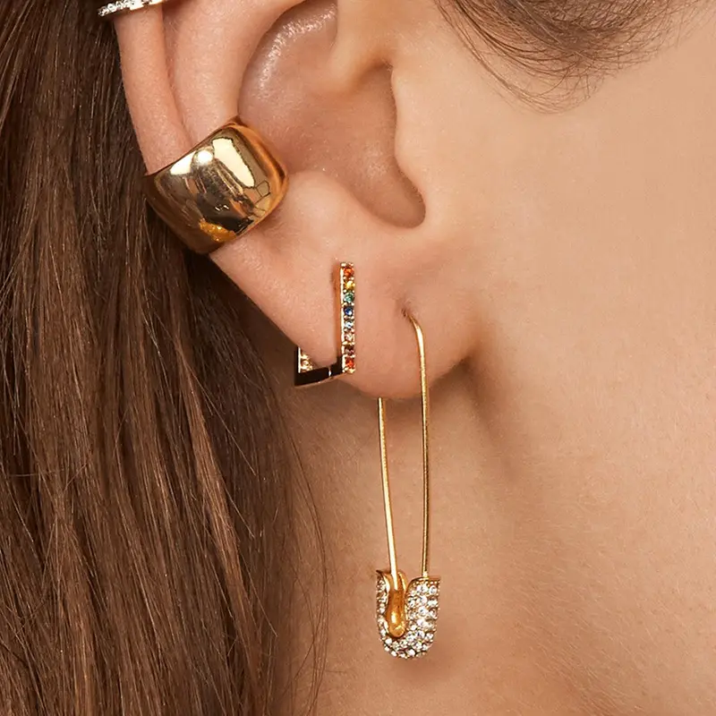 Benutzer definierte Damenmode Pin Metall Mehrfarbige Ohr stecker Kristall Sicherheits nadel Ohrringe Funkelnde Strass Büroklammer Ohrringe