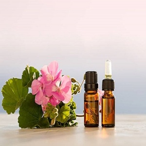 Aceite Esencial de Geranio Premium para Aromaterapia y Cuidado Personal, Aceite Botánico Destilado al Vapor para Difusor y Masajes - Product Image 1