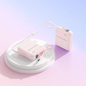 Batterie externe portable mini personnalisable 10000mAh 20000mAh 22.5W avec câbles intégrés pour l'extérieur - Product Image 3