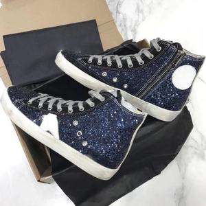 รองเท้าเดินเล่นกีฬากลางแจ้งคุณภาพสูง ดีไซน์หรูหรา สำหรับทุกเพศ วัสดุหนังแท้ แบบผูกเชือกและสวมใส่ได้โดยไม่ต้องผูกเชือก พร้อมคุณสมบัติลดแรงกระแทก - Product Image 1