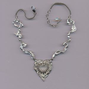 Collar con colgante de aleación personalizado al por mayor para mujer, estilo punk gótico, con púas, hecho a mano, único, religioso, con dijes de Jesús, animales y números - Product Image 1