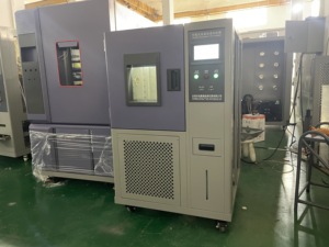 80L-1000L プログラム可能な電子機器プラスチック老化試験チャンバー 急速温度変化＆一定湿度 1年保証 - Product Image 2