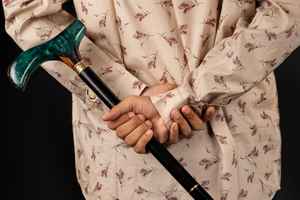 Bastón de Resina y Madera Diseñado para una Movilidad Diaria Cómoda, Ofrece un Soporte Fuerte y un Aspecto Elegante - Product Image 6