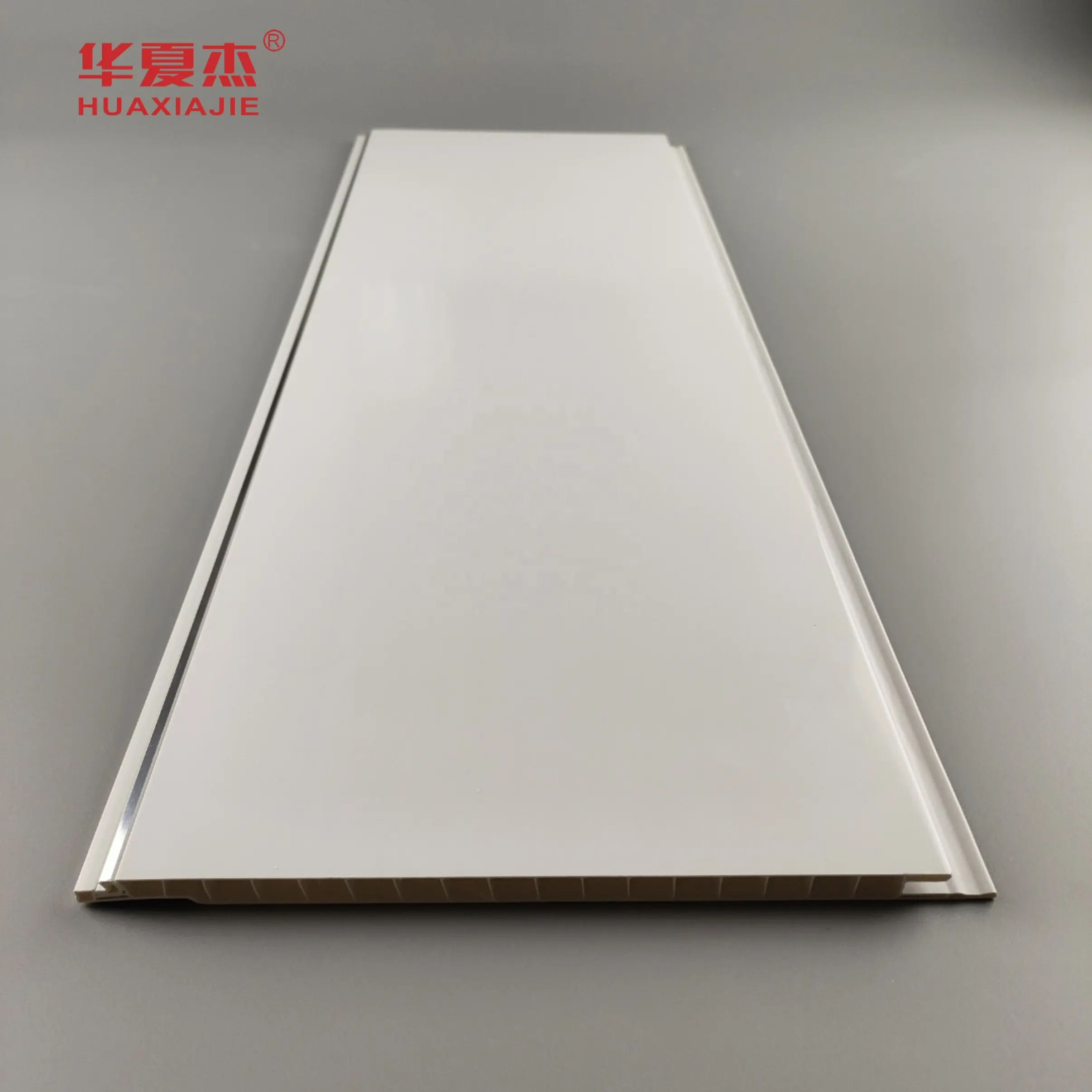 Hochwertige pvc-wandplatte silberne Streifenwand pvc-platte Deckenplatte Gebäude-Deko-Material