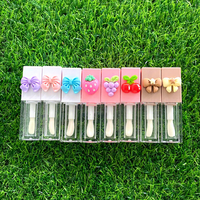 Tube de brillant à lèvres carré rose et blanc de 6 ml avec grand applicateur, emballage pour gloss à lèvres avec design nœud fraise cerise
