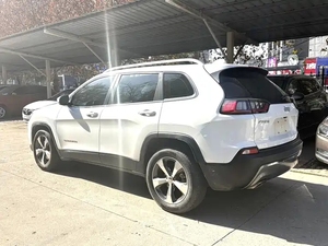 Personalización Interior, USADO, MODELO 2019 2020 <span class=keywords><strong>2021</strong></span>, JEEP CHE RO KEE LATITUDE PLUS FWD, VOLANTE A LA IZQUIERDA, ASIENTOS DE CUERO TRASEROS - Product Image 5