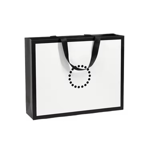 Ensemble de sacs <span class=keywords><strong>en</strong></span> <span class=keywords><strong>papier</strong></span> beige de luxe (3 pièces) avec nœud |   Logo de marque imprimé sur mesure pour l'emballage de produits et de cadeaux - Product Image 5