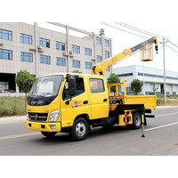 Camion grue léger Foton Ollin à double cabine à faible consommation de carburant, grue télescopique hydraulique Changxing 4T montée sur camion