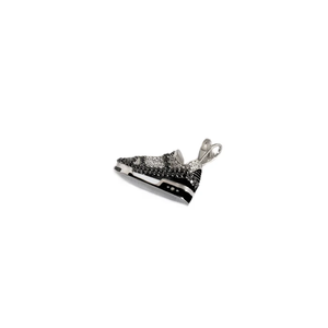 Pendentif Living Dead inspiré de l'esthétique gothique sombre et horrifique, avec une symbolique des mort-vives dans un design de bijoux macabres de luxe - Product Image 2