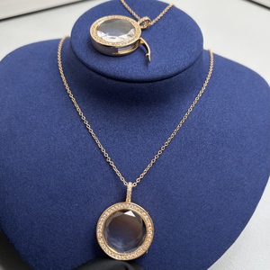 Collier médaillon papillon en laiton pour femme, plaqué or 18 carats, avec verre pour photo, pour conserver des souvenirs flottants, idéal pour la famille - Product Image 3