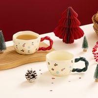 Tasse de conception de noël motif de père noël dessin animé tasse de souvenir en céramique tasse de cadeau de noël de vacances mignonne