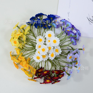 Ramilletes de flores de manzanilla artificiales Dongchen Crafts de 10 cm, flores de margarita de seda para decoración del hogar y bodas, estilo pastoral. - Product Image 4