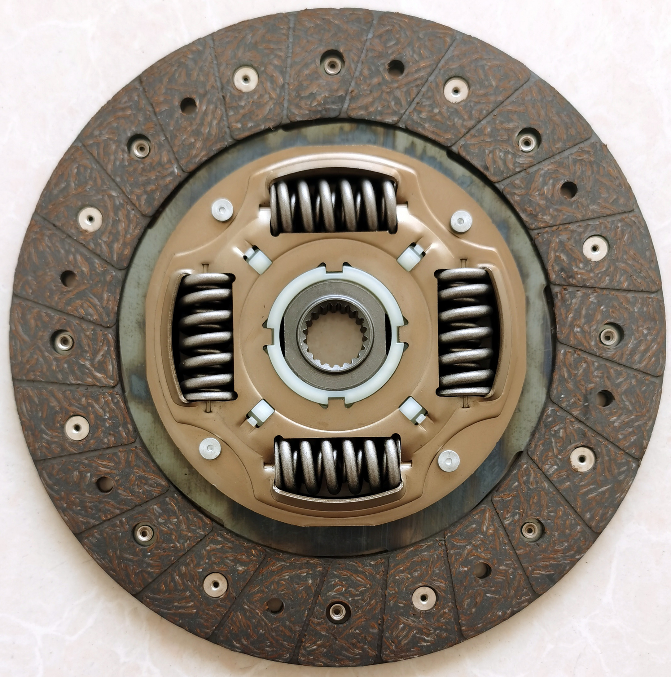 New 24565888 24565887 23524335 1878654825 3082654620 Clutch Assembly for WULING BAOJUN 530/560/730 CN201S CN202S CN210M