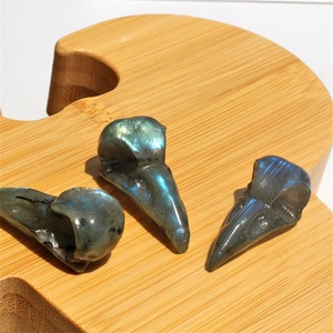 En gros 38mm Labradorite Crânes D'animaux Sculpture Cristal Artisanat <span class=keywords><strong>Bleu</strong></span> Flash Labradorite Crânes <span class=keywords><strong>De</strong></span> Corbeau pour La Décoration - Product Image 5