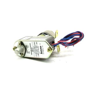 Pressostat Barksdale C9612-0 1/4 pouce NPT 15-200 PSI Air SPST Laiton IP54 - Product Image 1