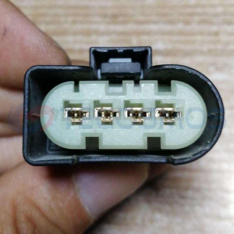 Car Connector For Mercedes-benz For BMW water pump plugs with 4 pins CT4-0012M-1