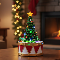 Moderne Bunte Weihnachtsbaum-LED-Trommel mit Musik & Animiertem Zug Innendekoration für Wohnzimmer-Geschenkidee (Polyresin+Kunststoff)