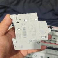 PLC S201-C32 Panel de Control Industrial de 32 Puntos de E/S 240V/110V/220V Modbus/EtherCAT con Montaje en Riel DIN