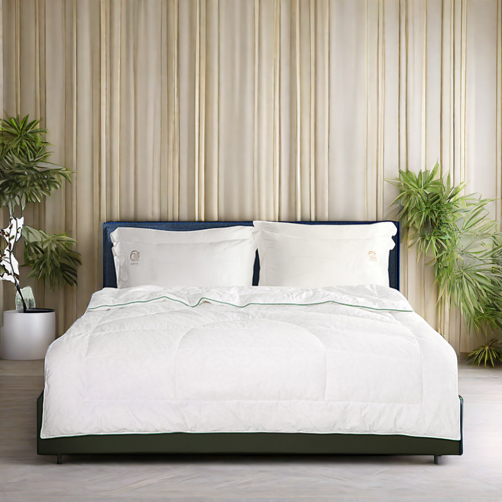 China Suppliers Customized Comforter Super Light Cooling Soft Summer Jacquard Blanket Organic Bamboo Piping Qinyue Home Hotel