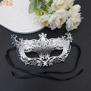 2026 Masker Setengah Wajah Baru Masker Mata Plastik Emas Masker Venetian Buatan Tangan Aksesori Kostum Cosplay untuk Pesta Dansa - Product Image 3