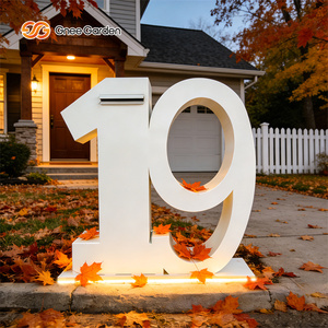 Boîte aux lettres en métal sculptée en 3D avec numéros créatifs, boîte postale extérieure autoportante avec éclairage LED chaud pour l'adresse de la villa ou de la voie d'accès - Product Image 1