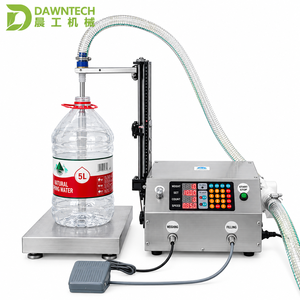 Machine de remplissage automatique de liquides pour huile comestible, sauce soja, détergent, jus, eau, lait et autres liquides - Product Image 1