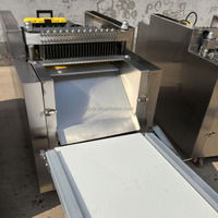 Extraction de séparation de fibres de coquille de noix de coco Machine de fabrication de fibres de coco Moteur électrique automatique 2200W Coquille de noix de coco entraînée par engrenage