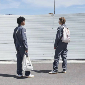 Borsa a tracolla impermeabile con manico airbag riciclato borsa a tracolla ultra leggera - Product Image 2